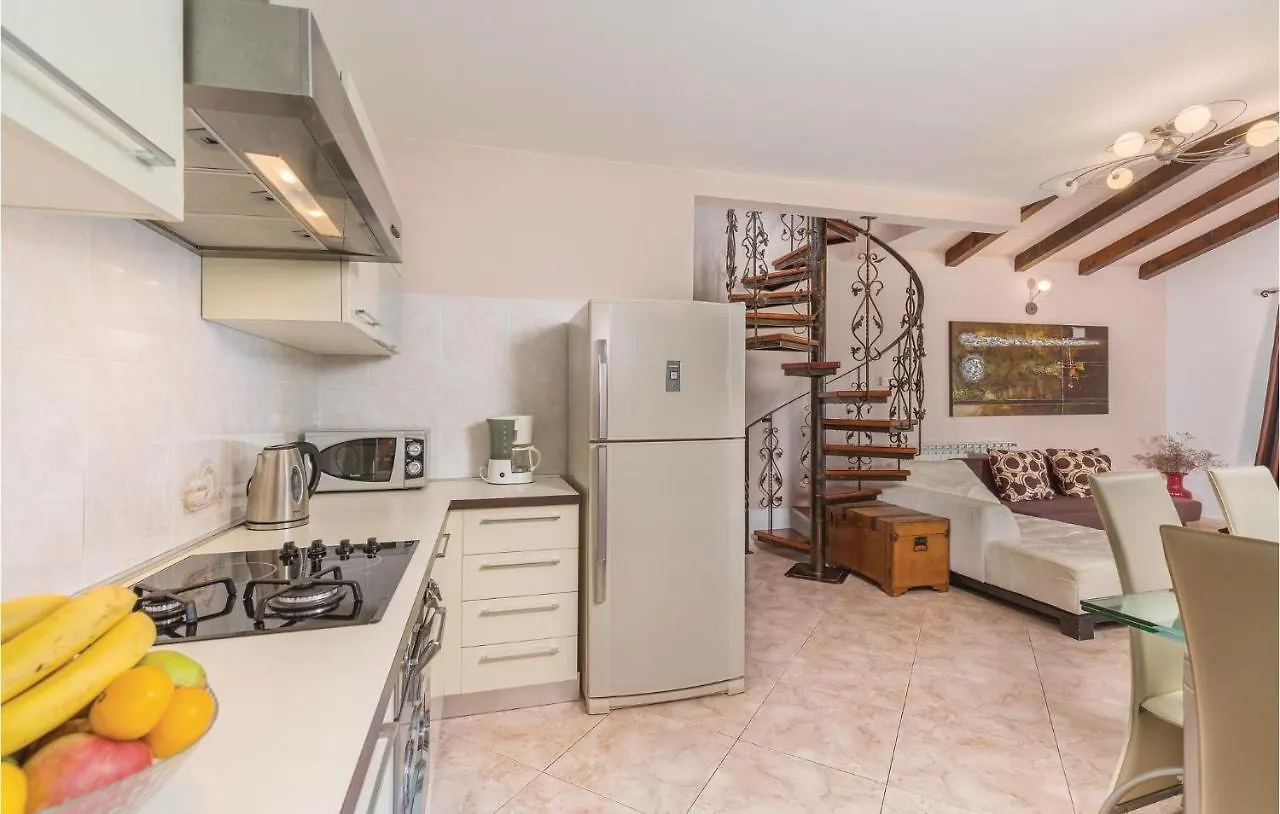 Beautiful Home In Novigrad With Wifi Novigrad Istria