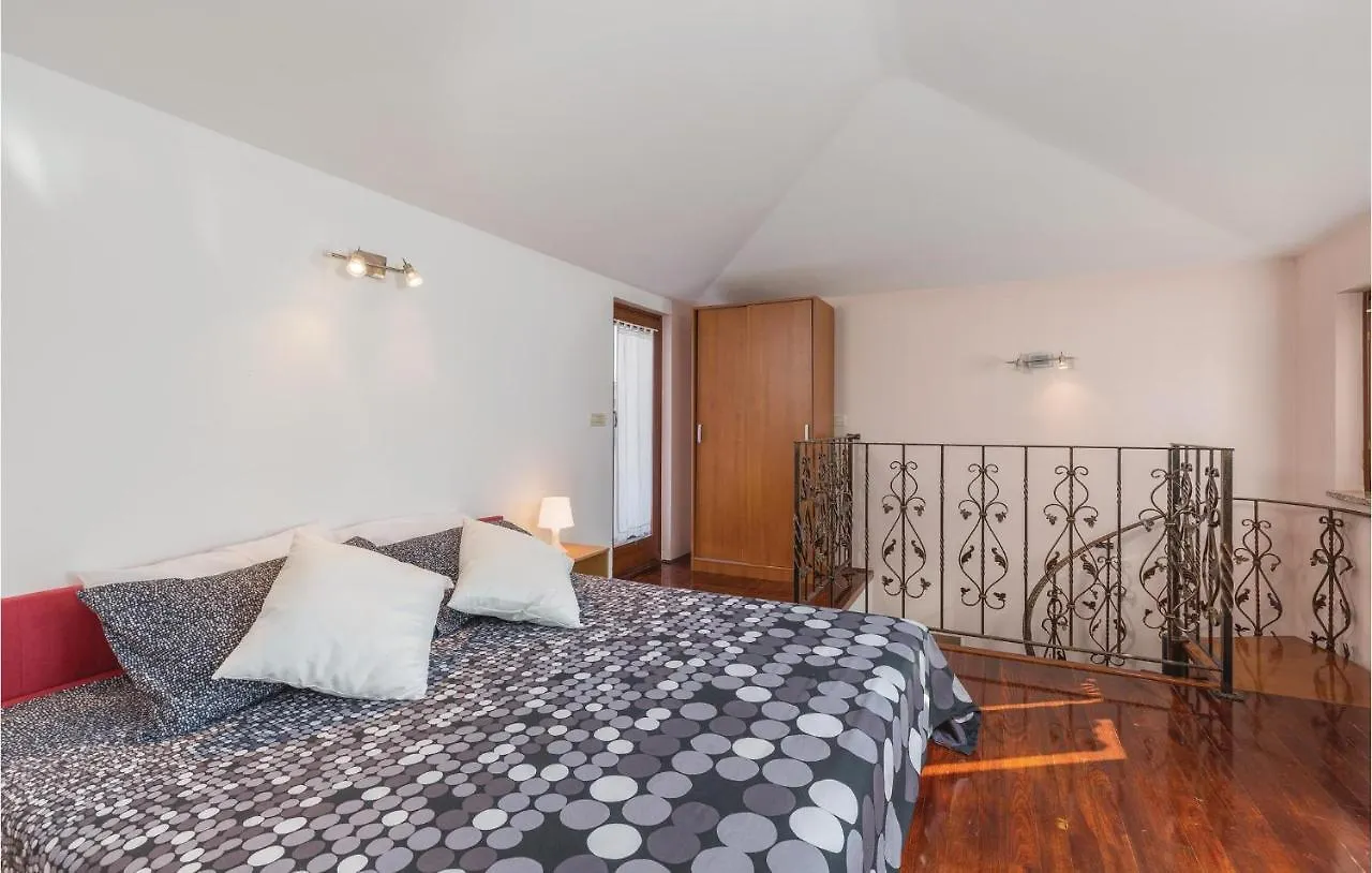Beautiful Home In Novigrad With Wifi Croazia